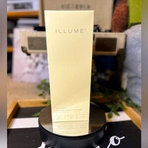 ILLUME Isla Lily Refillable Aromatic Diffuser 3 fl oz – New in Box